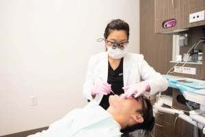 What Are the Advantages of Choosing an Emergency Dentist in River Oaks?